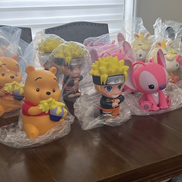 Piggy Banks- Hello Kitty, Stitch, Angel, Minnie, Mickey, Winnie the Pooh, Yoda - Picture 2 of 8